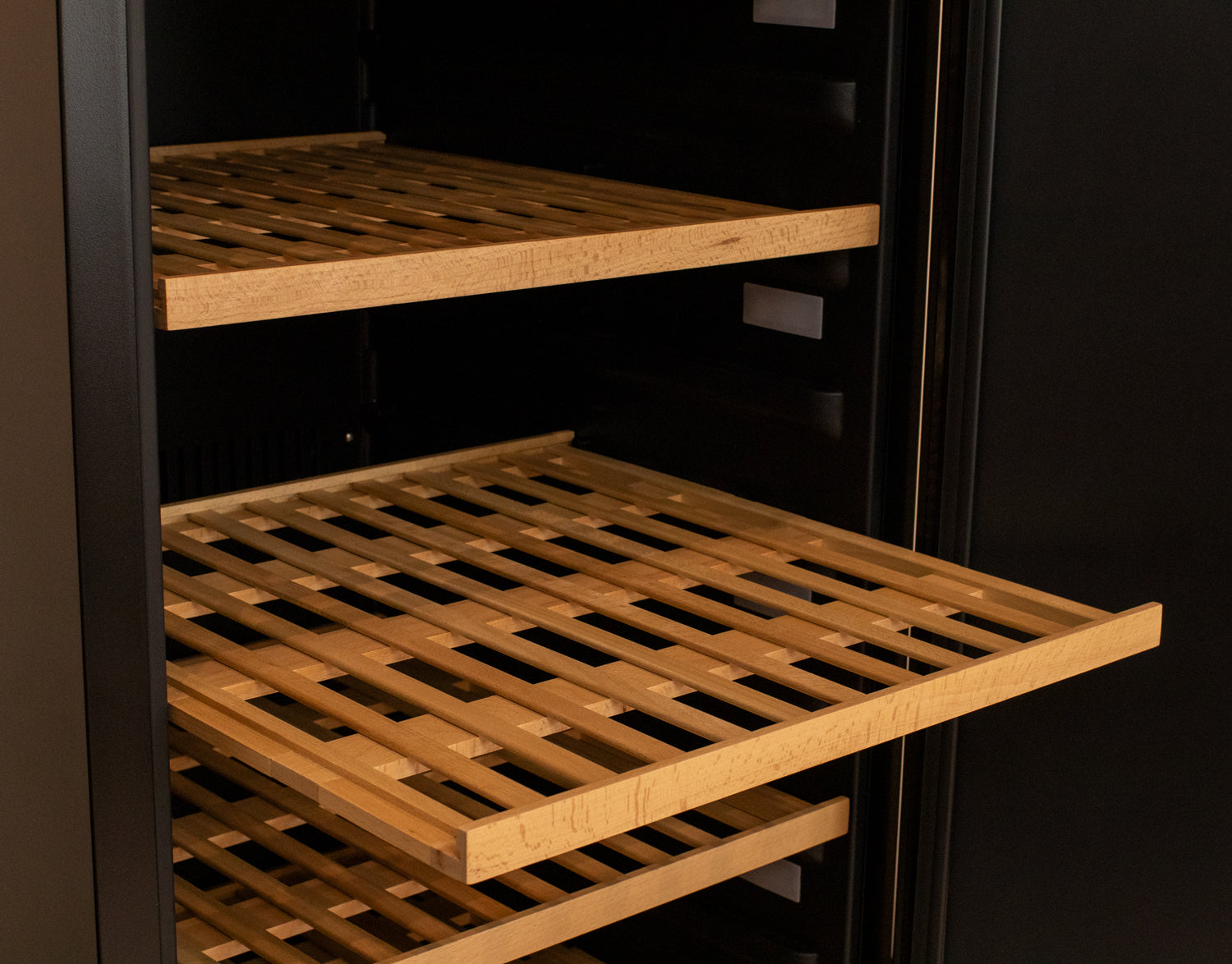 Allavino Single Zone Wine Vault- Solid Black Right Hinge Door