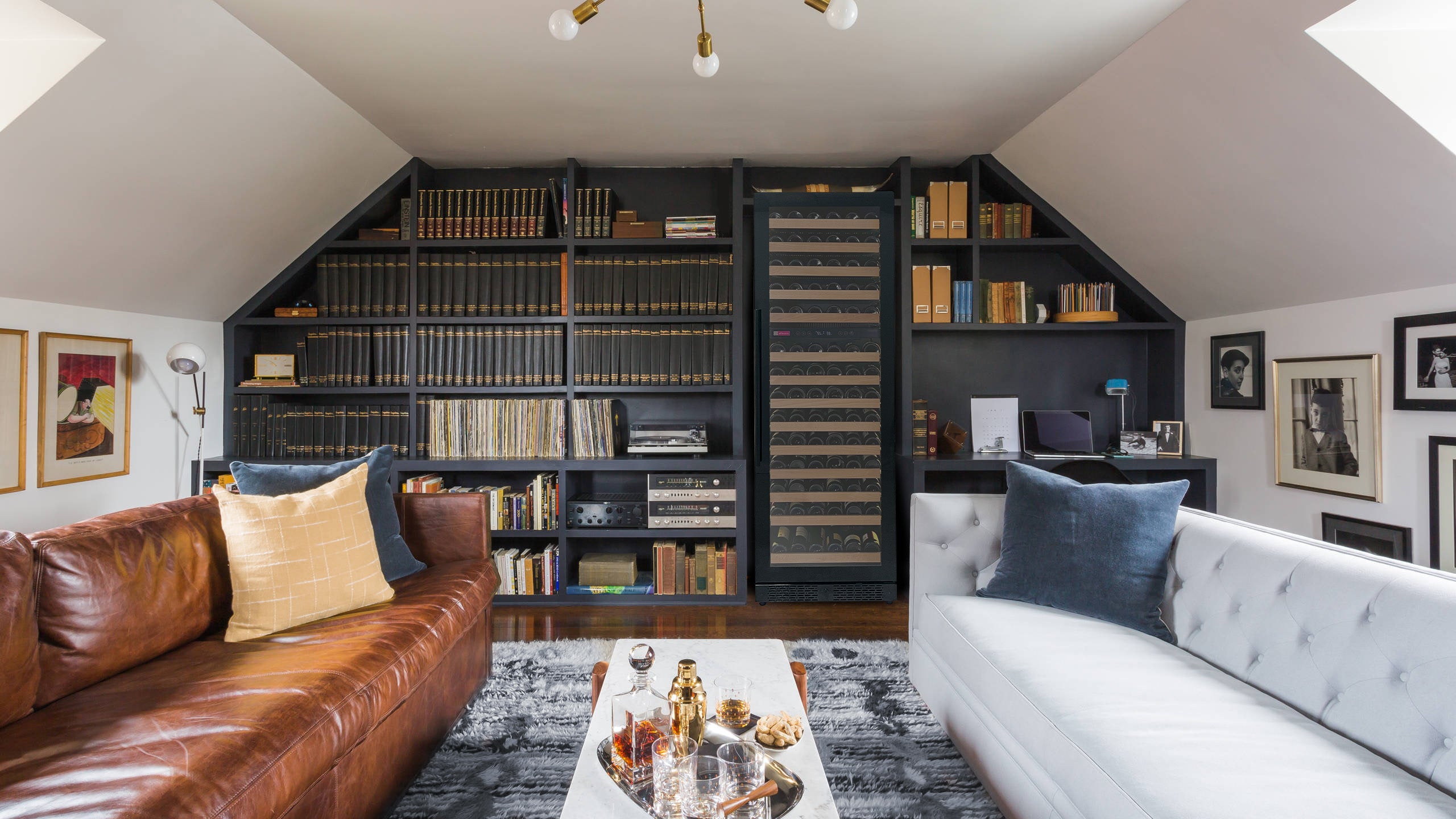 A sleek Reserva unit in an upstairs study